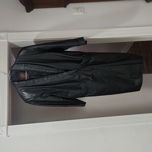 G-III vintage 100% leather overcoat size L